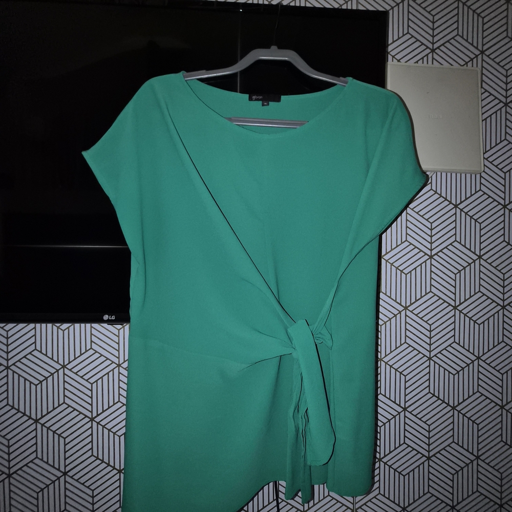 Gibson XL Vibrant Green Blouse